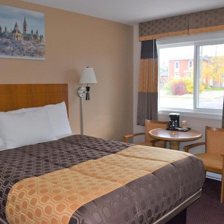 Knights Inn Arnprior Esterno foto