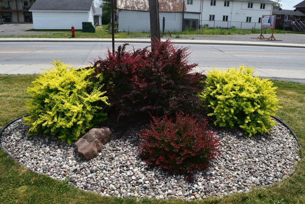 Knights Inn Arnprior Esterno foto