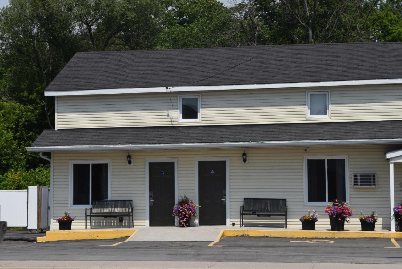 Knights Inn Arnprior Esterno foto