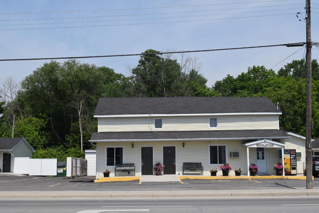 Knights Inn Arnprior Esterno foto