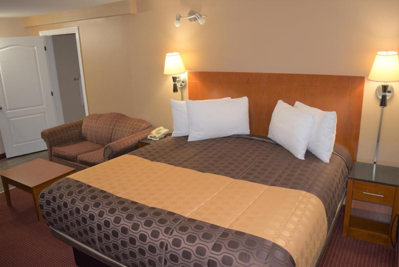 Knights Inn Arnprior Esterno foto