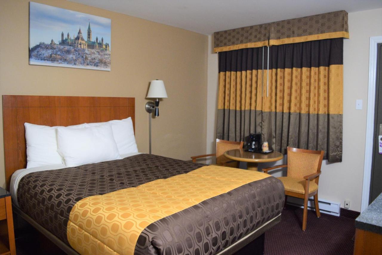 Knights Inn Arnprior Esterno foto