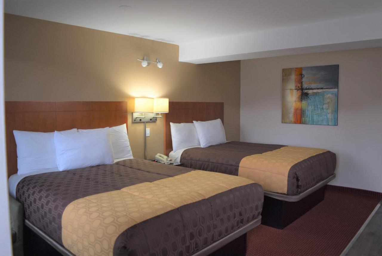 Knights Inn Arnprior Esterno foto