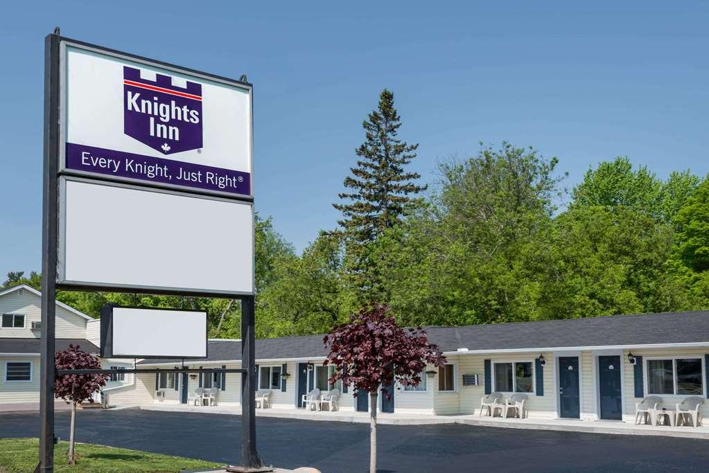 Knights Inn Arnprior Esterno foto