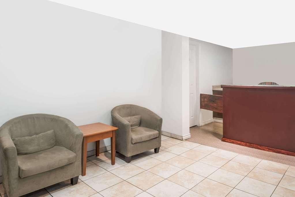 Knights Inn Arnprior Interno foto